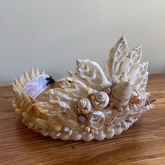 Vintage | Seashell Crown - Handmade - Picture 2 of 6